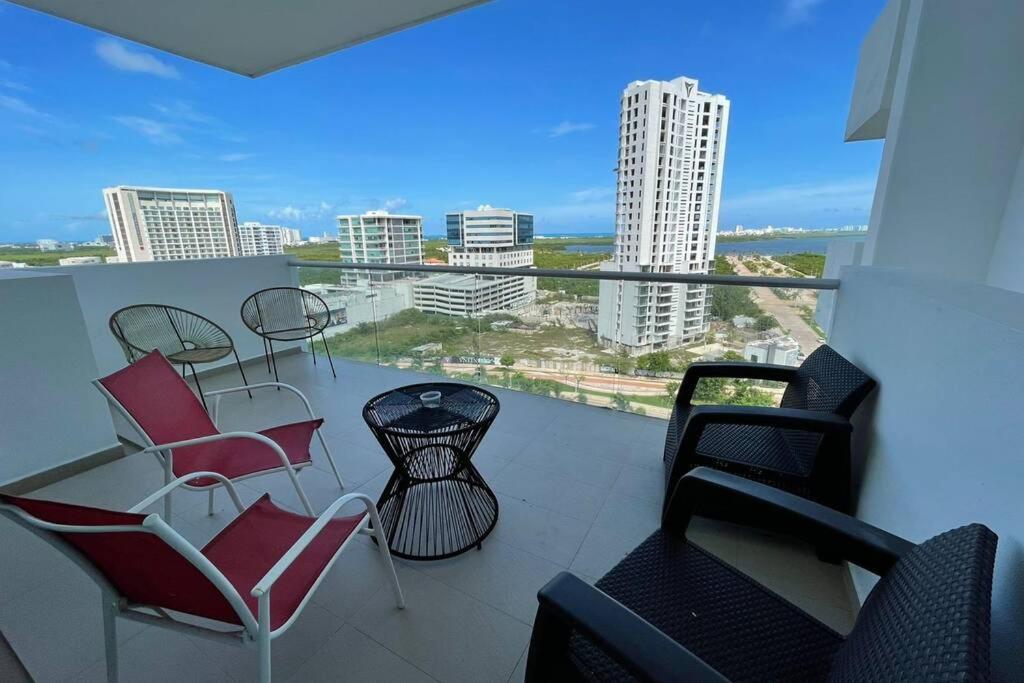 Malecon Americas By Andiani Travel Cancún Buitenkant foto